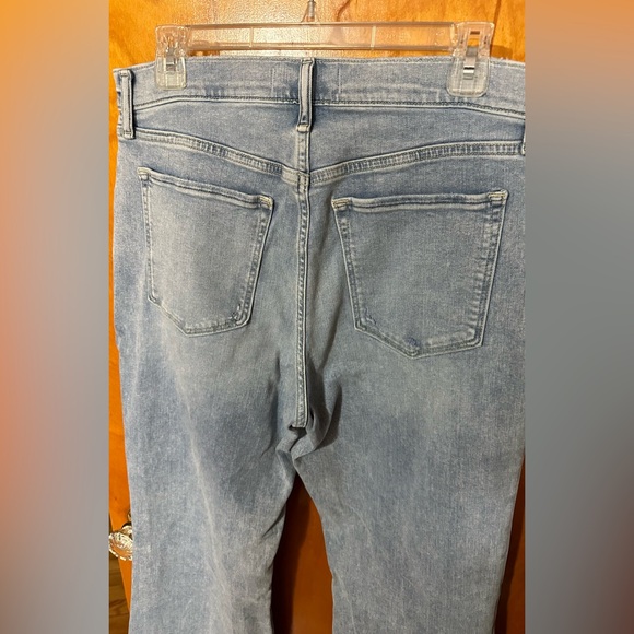 Abercrombie Ultra High Rise Flare Jean - Picture 6 of 8